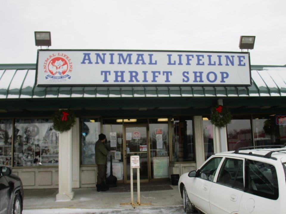Animal Lifeline Thrift Shop (2)
